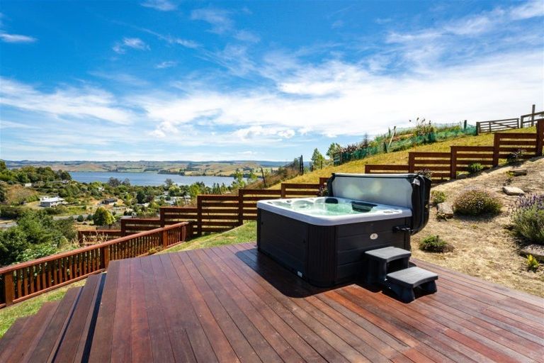 Photo of property in 17 Kingsgate Lane, Waihola, Milton, 9073