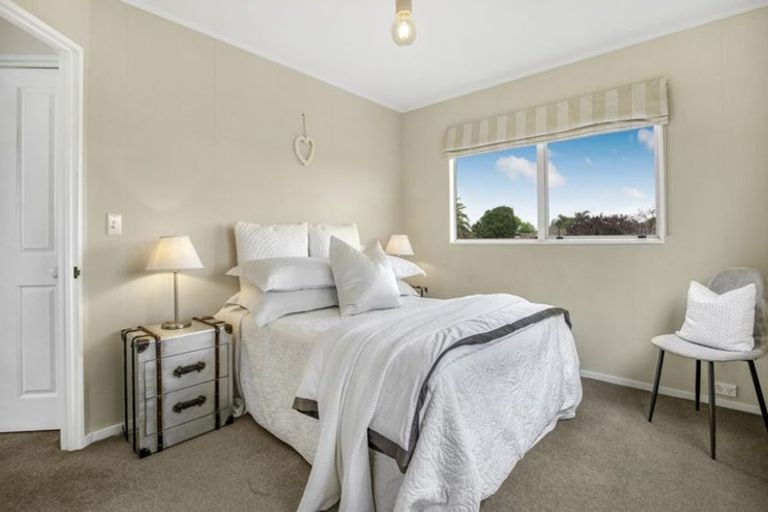 Photo of property in 11 Chippewa Place, Conifer Grove, Takanini, 2112