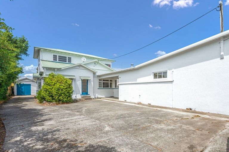 Photo of property in 64 Limbrick Street, Terrace End, Palmerston North, 4410