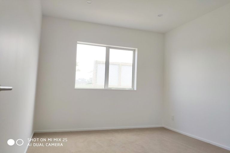 Photo of property in 2 Herekino Street, Westgate, Auckland, 0814