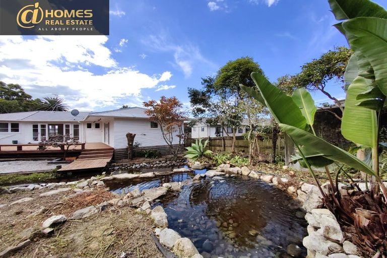 Photo of property in 35 Schnapper Rock Road, Greenhithe, Auckland, 0632