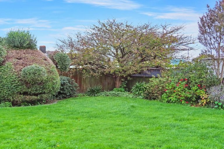 Photo of property in 3 Bryant Grove, Taita, Lower Hutt, 5011