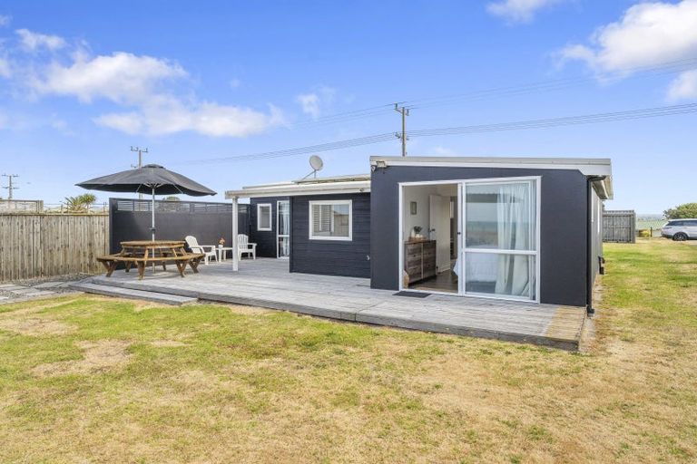 Photo of property in 95 Pukehina Parade, Pukehina, Te Puke, 3189