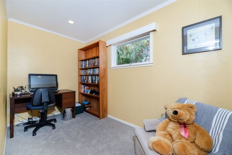 Photo of property in 25 Catalina Crescent, Forrest Hill, Auckland, 0620