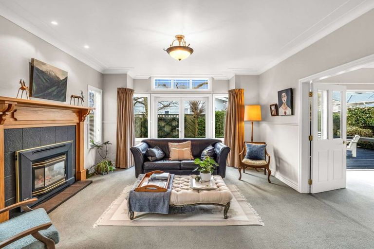 Photo of property in 42 Manapouri Crescent, Hokowhitu, Palmerston North, 4410