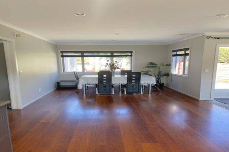 Photo of property in 40 Te Puia Drive, Aotea, Porirua, 5024