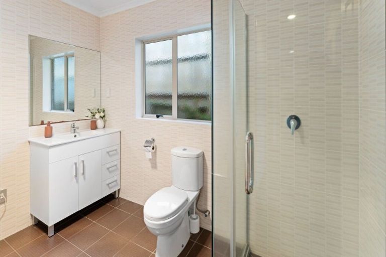 Photo of property in 6 Waynes Place, Pukekohe, 2120