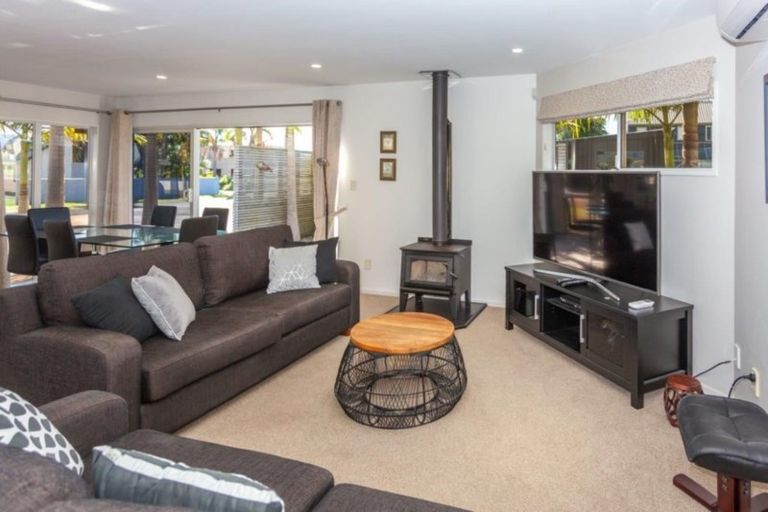 Photo of property in 404 Waterways Parade, Pauanui, Hikuai, 3579