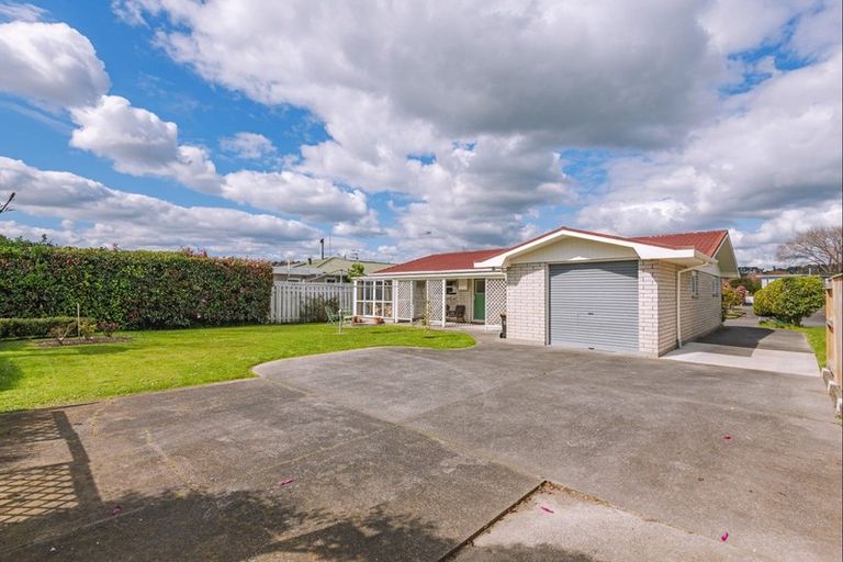 Photo of property in 83 Buick Crescent, Awapuni, Palmerston North, 4412