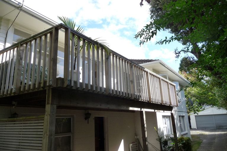 Photo of property in 32 Kervil Avenue, Te Atatu Peninsula, Auckland, 0610