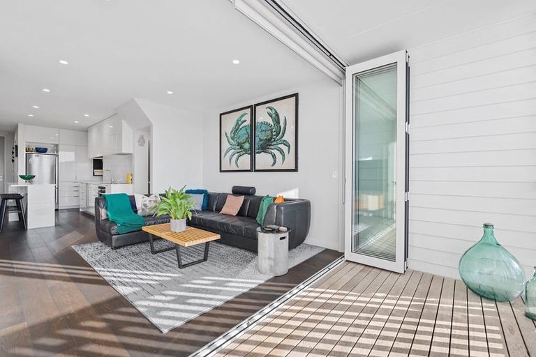 Photo of property in 9/83 Hinemoa Street, Birkenhead, Auckland, 0626