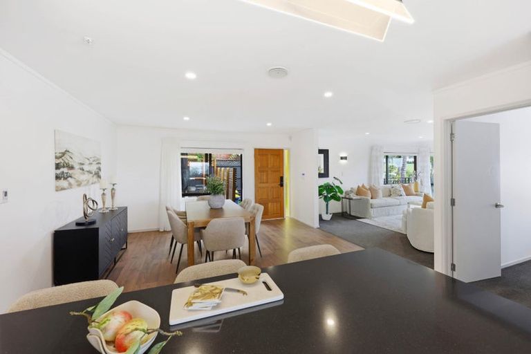 Photo of property in 5 Vintage Drive, Henderson, Auckland, 0612