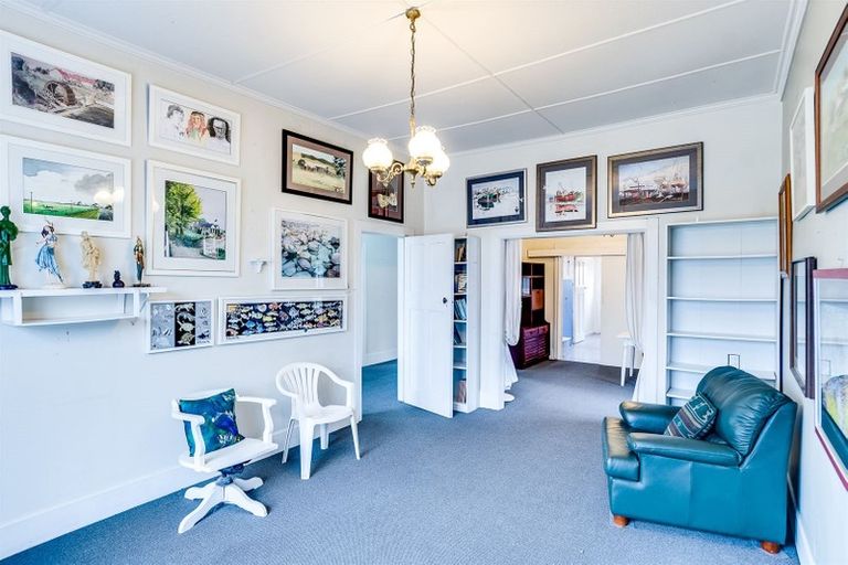 Photo of property in 67 Taradale Road, Onekawa, Napier, 4110