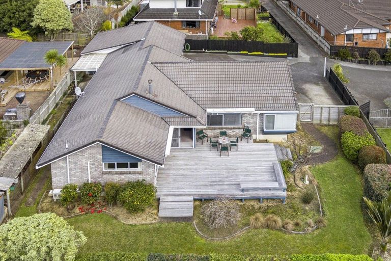 Photo of property in 18 Simmental Crescent, Somerville, Auckland, 2014