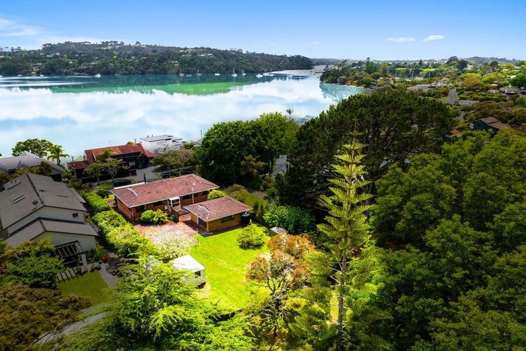Photo of property in 53 The Terrace, Herald Island, Auckland, 0618