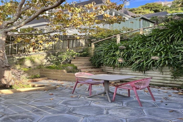 Photo of property in 15 Upper Bourke Street, Kilbirnie, Wellington, 6022