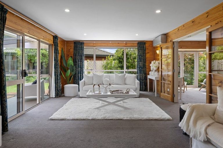 Photo of property in 9 Thoresby Mews, Avonhead, Christchurch, 8042