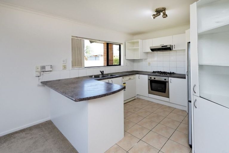 Photo of property in 22 Greenberry Drive, Ranui, Auckland, 0612