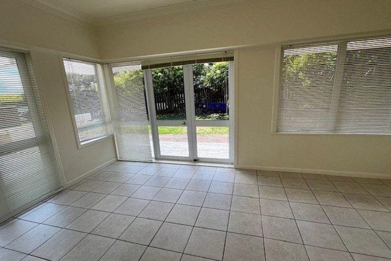 Photo of property in 53 Granger Road, Cockle Bay, Auckland, 2014