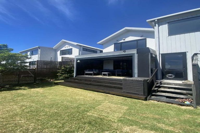 Photo of property in 15 Seafarer Crescent, Stanmore Bay, Whangaparaoa, 0932
