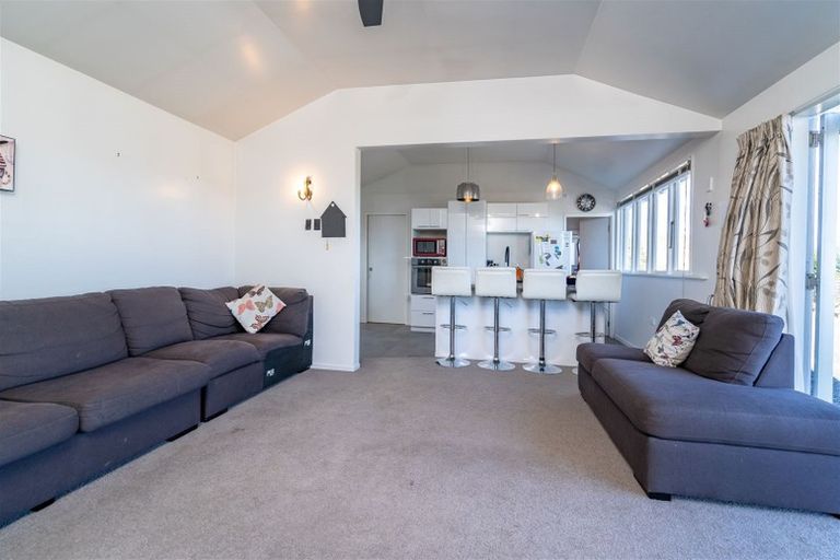 Photo of property in 21 Castle Street, Waihola, Milton, 9073