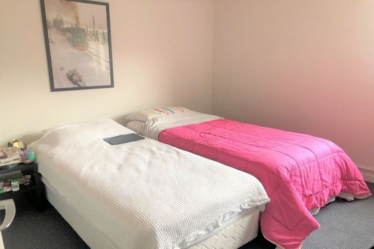 Photo of property in Montreaux Apartments, 5a/164 The Terrace, Wellington Central, Wellington, 6011