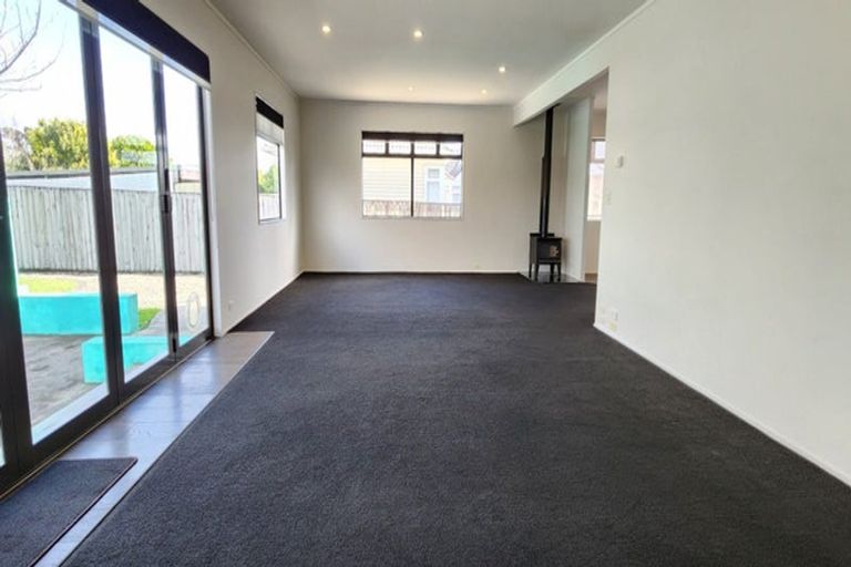 Photo of property in 7 Clovelly Street, Brooklands, New Plymouth, 4310