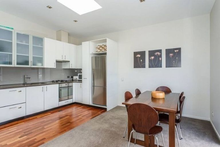 Photo of property in Patent 326 Apartments, 326 Evans Bay Parade, Hataitai, Wellington, 6021
