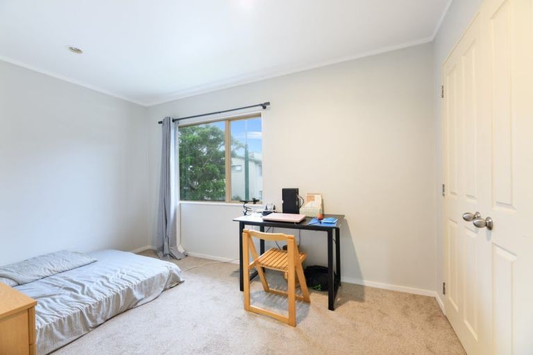 Photo of property in 9 Lockington Avenue, Henderson, Auckland, 0612