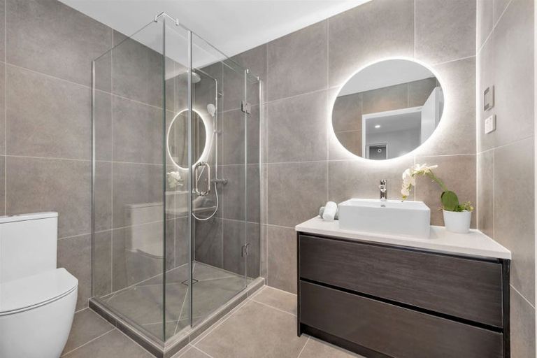 Photo of property in 15 Catalina Avenue, Rosehill, Papakura, 2113