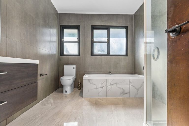 Photo of property in 90 Kawaha Point Road, Kawaha Point, Rotorua, 3010