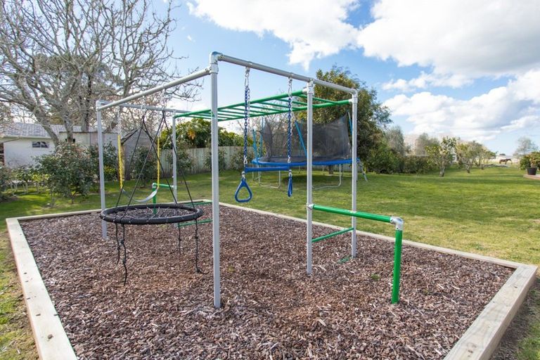 Photo of property in 60 Racecourse Road, Whitianga, 3510