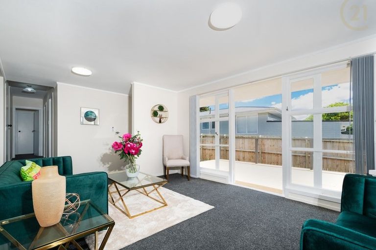 Photo of property in 22 Riverpark Crescent, Henderson, Auckland, 0610
