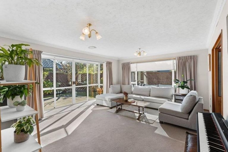 Photo of property in 1/9a Chilcombe Street, Ilam, Christchurch, 8041