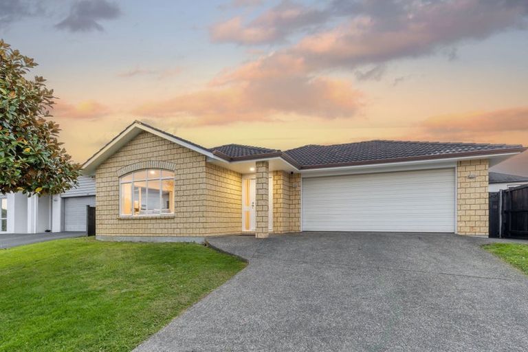 Photo of property in 11 Thyme Court, Flat Bush, Auckland, 2016