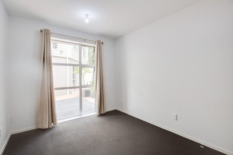 Photo of property in 3a Anderson Terrace, Mount Cook, Wellington, 6021