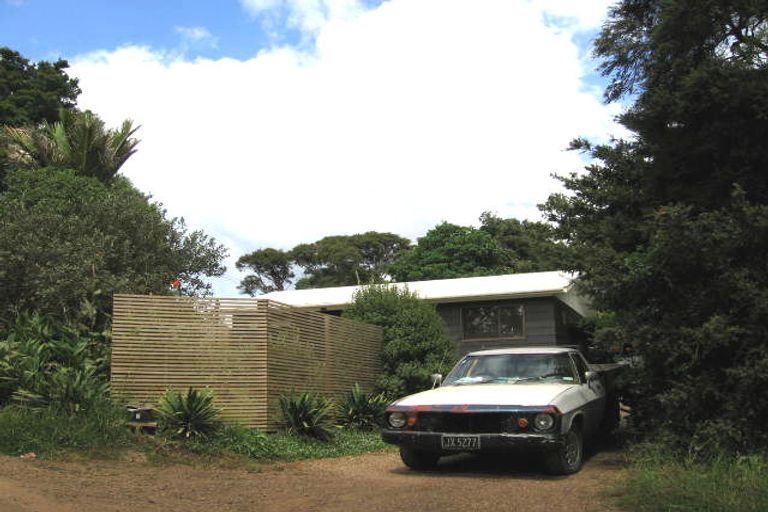 Photo of property in 3 Taraire Street, Ostend, Waiheke Island, 1081