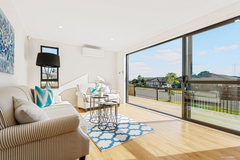 Photo of property in 32 Cooladawson Drive, Flat Bush, Auckland, 2019