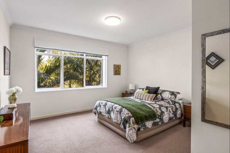 Photo of property in 21 Parkside Drive, Orewa, 0931