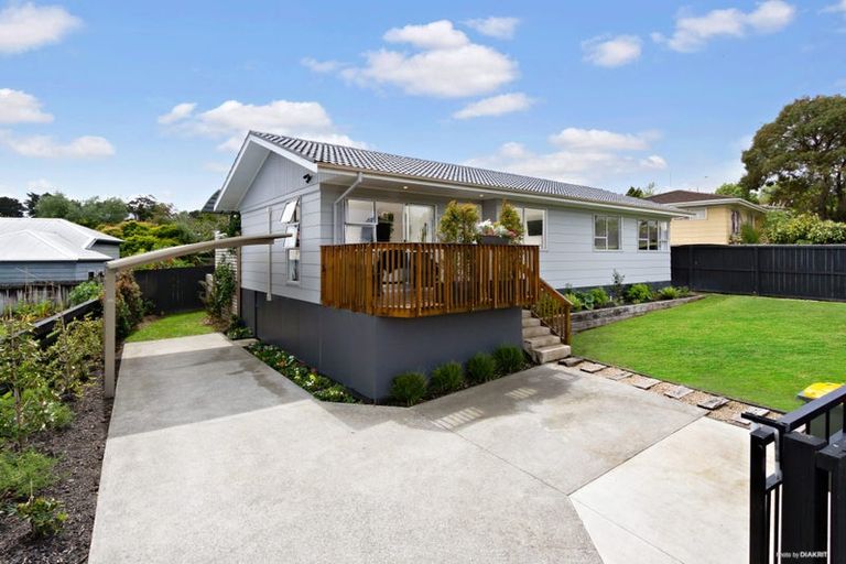 Photo of property in 138 Moire Road, West Harbour, Auckland, 0618