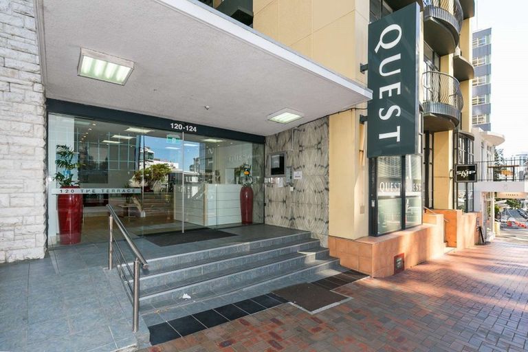 Photo of property in Terrace Garden Apartments, 2e/120 The Terrace, Wellington Central, Wellington, 6011