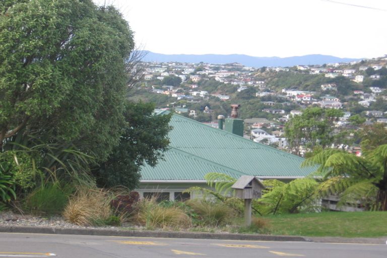 Photo of property in 102 Ironside Road, Johnsonville, Wellington, 6037