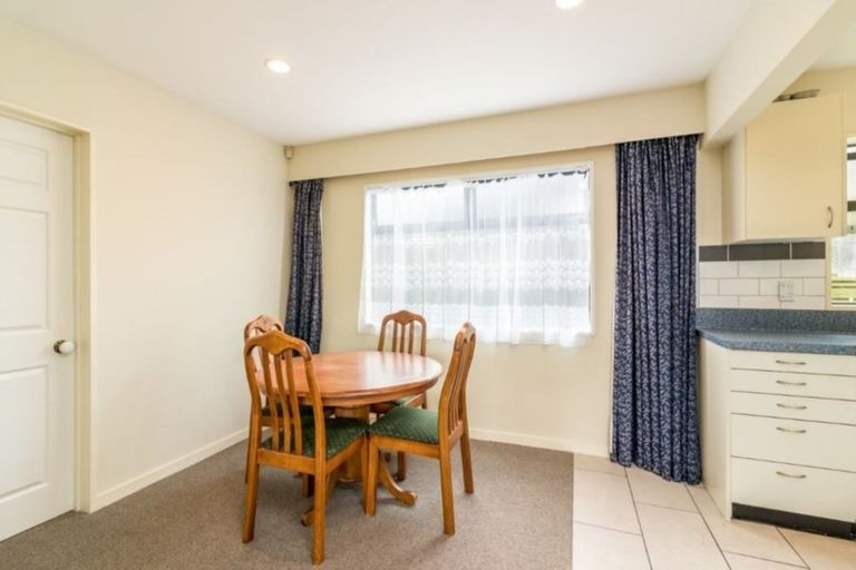 Photo of property in 2/9 Braemar Place, Avonside, Christchurch, 8061