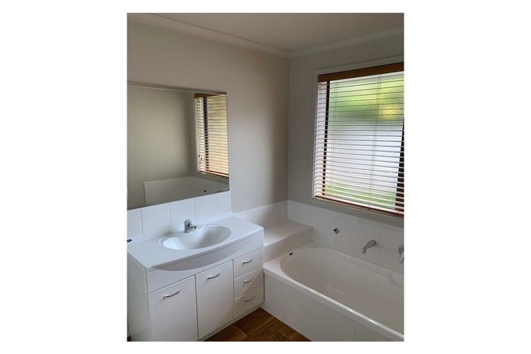 Photo of property in 10 Holcroft Place, Huntington, Hamilton, 3210