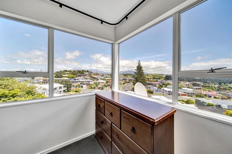 Photo of property in 11 Crownhill Street, Spotswood, New Plymouth, 4310