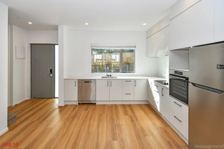 Photo of property in 10/22 James Laurie Street, Henderson, Auckland, 0612