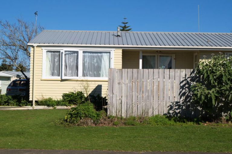 Photo of property in 15 Courtenay Crescent, Mangere East, Auckland, 2024