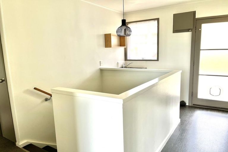 Photo of property in 32 Roick Parade, Glen Eden, Auckland, 0602