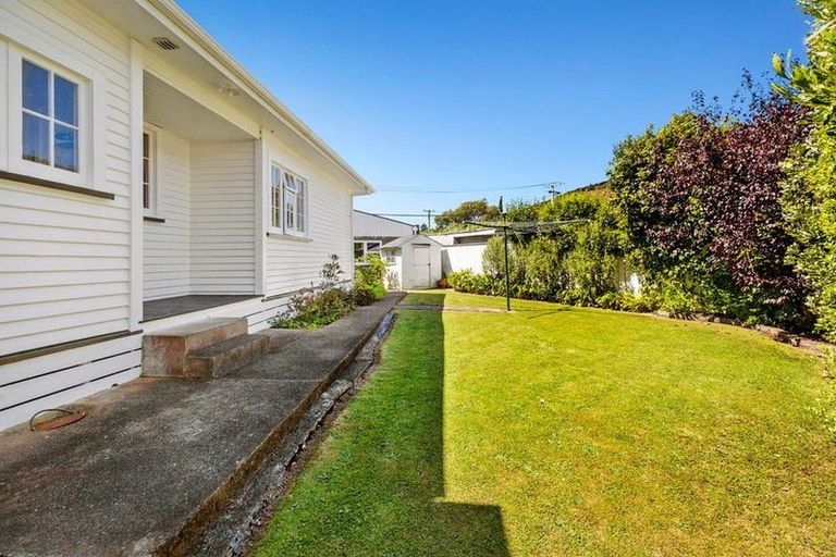 Photo of property in 14 Burnside Street, Waterloo, Lower Hutt, 5011