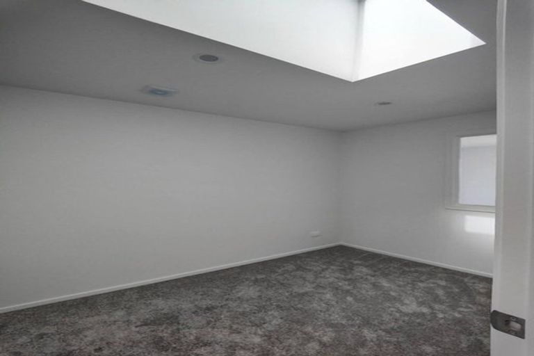 Photo of property in 8 Kautawa Lane, Massey, Auckland, 0614